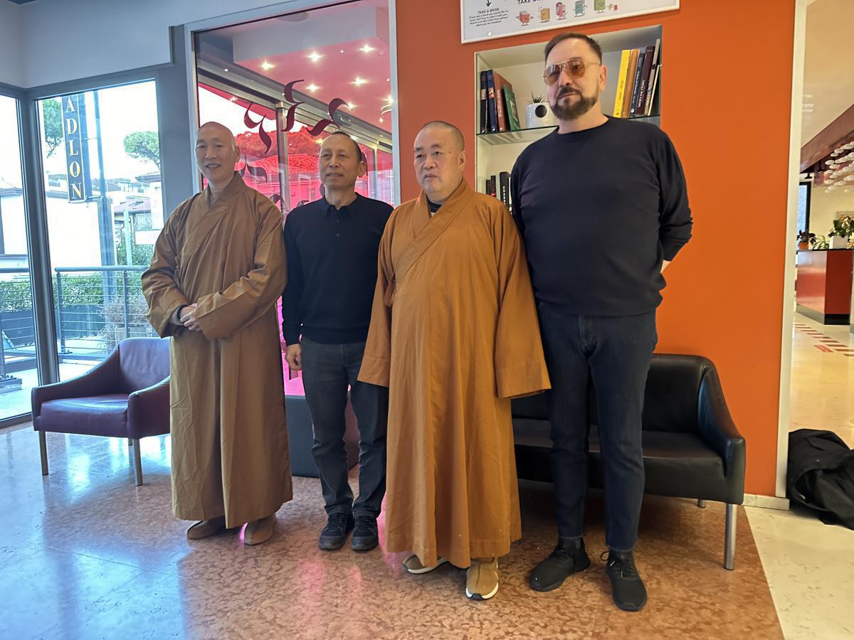 Wiedersehen mit dem Abt Shi Yong Xin Wiedersehen mit dem Abt Shi Yong Xin