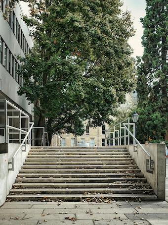 Zuversichtliche, erfolgsorientierte Bestimmtheit