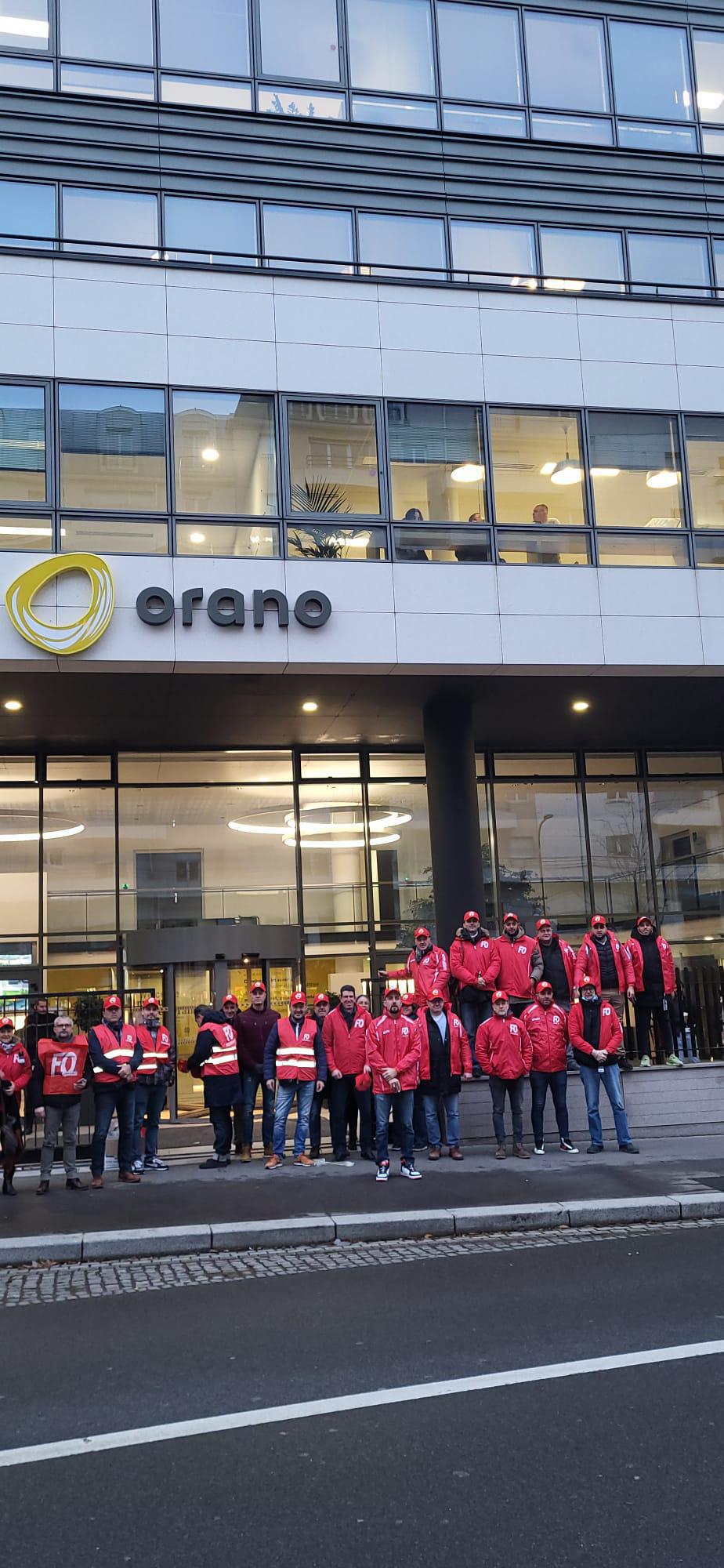 Vos élus FO sont en grève devant le siège ORANO ! Vos élus FO sont en grève devant le siège ORANO !