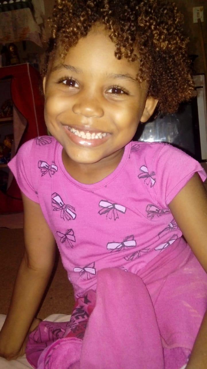 Lara Jeniffer Gurgel de Barros