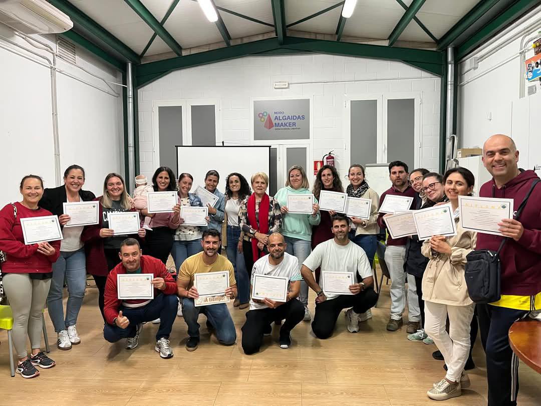 Entregados los diplomas de participación de la ESCUELA DE PADRES, MADRES Y FAMILIAS POR LA CONCILIACIÓN
