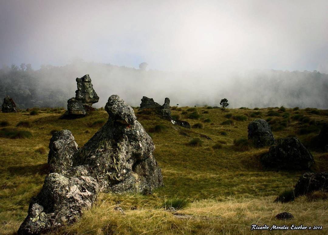 Valle De Las Piedras Encimadas