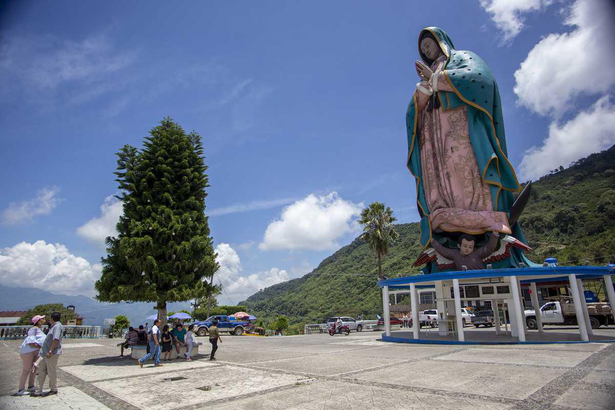 Monumental Virgen De Guadalupe