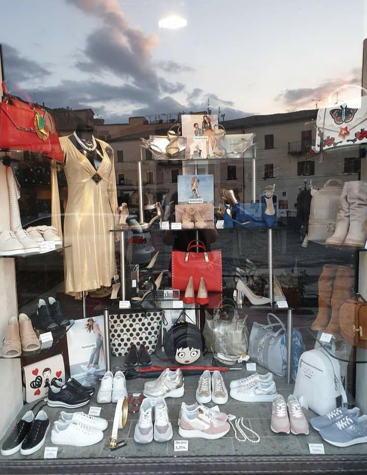 Oasi Calzature e Pelletteria - Oasis Footwear and Leather Goods Oasi Calzature e Pelletteria - Oasis Footwear and Leather Goods