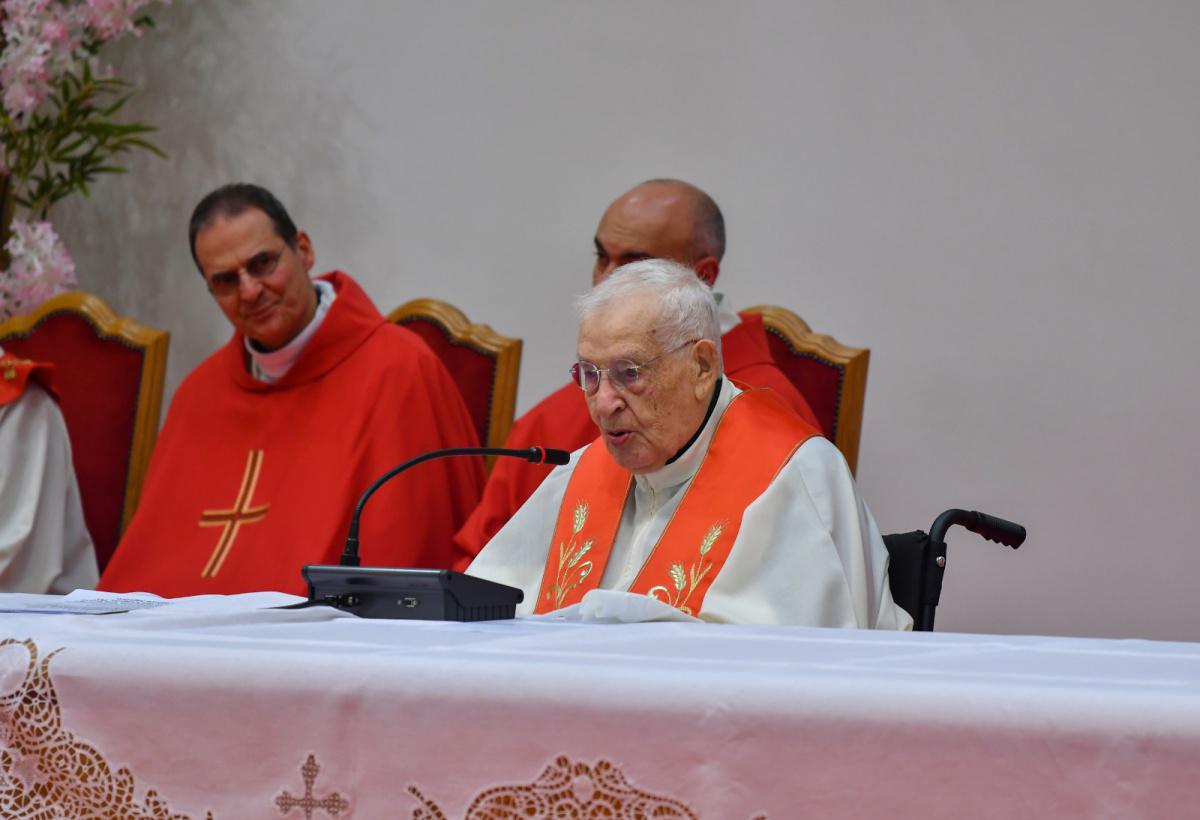 Buon compleanno, Padre! Buon compleanno, Padre!