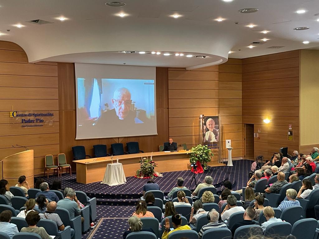 Una sorgente di doni preziosi: gli Esercizi spirituali degli Associati Una sorgente di doni preziosi: gli Esercizi spirituali degli Associati