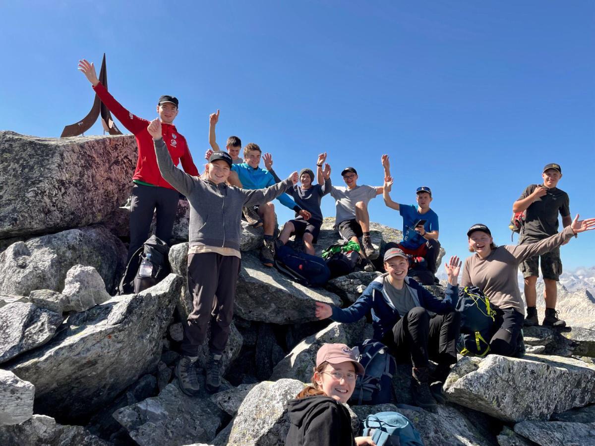 Un'avventura spirituale tra le vette Un'avventura spirituale tra le vette