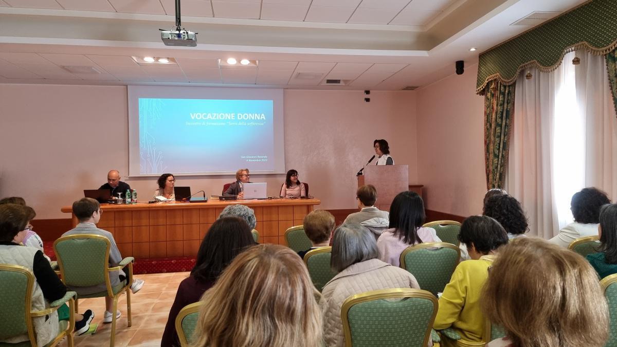 La donna consacrata: scuola di formazione permanente femminile La donna consacrata: scuola di formazione permanente femminile