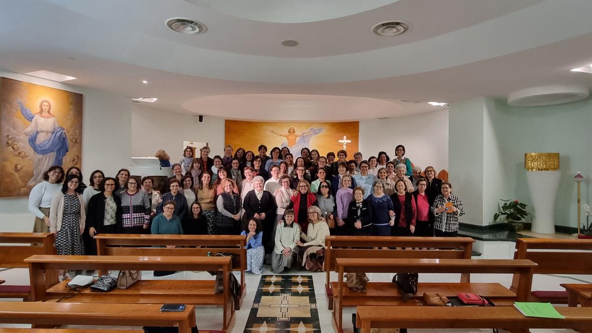 La donna consacrata: scuola di formazione permanente femminile La donna consacrata: scuola di formazione permanente femminile