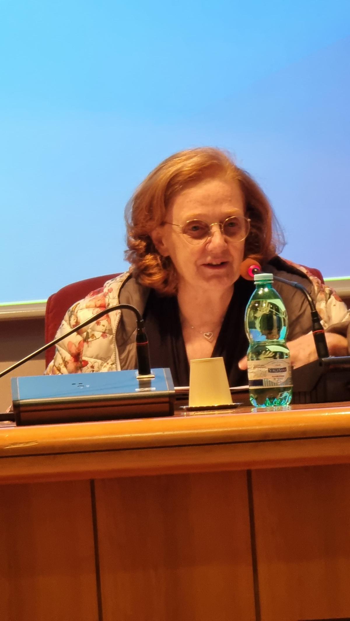 La donna consacrata: scuola di formazione permanente femminile La donna consacrata: scuola di formazione permanente femminile