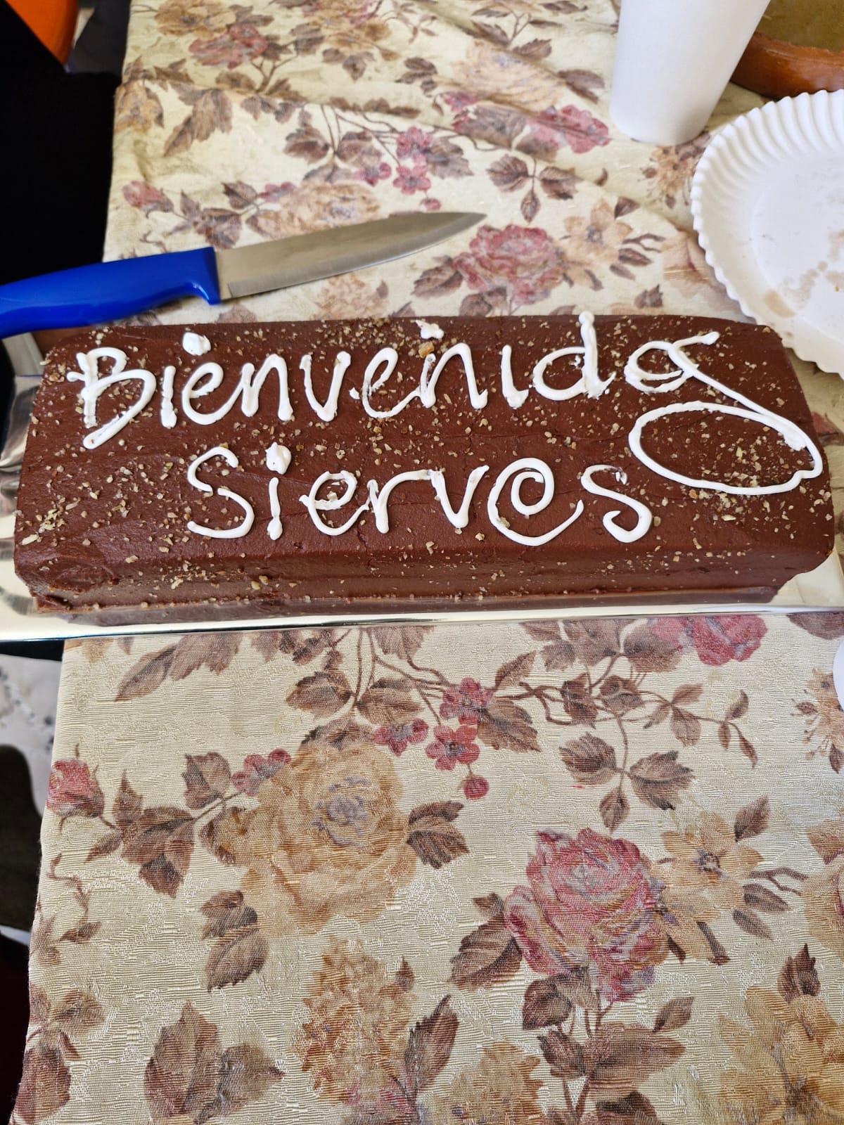 "¡Bienvenidos Siervos!" "¡Bienvenidos Siervos!"