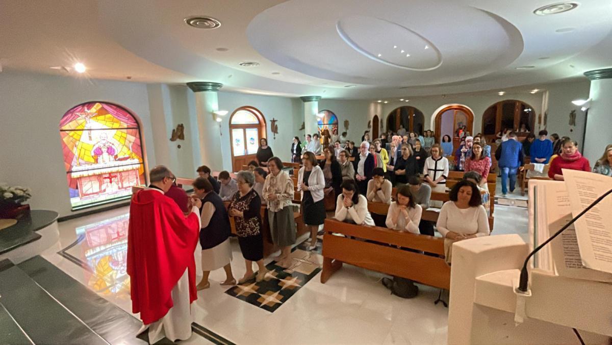Le Serve della Sofferenza in rapporto alla Chiesa oggi Le Serve della Sofferenza in rapporto alla Chiesa oggi