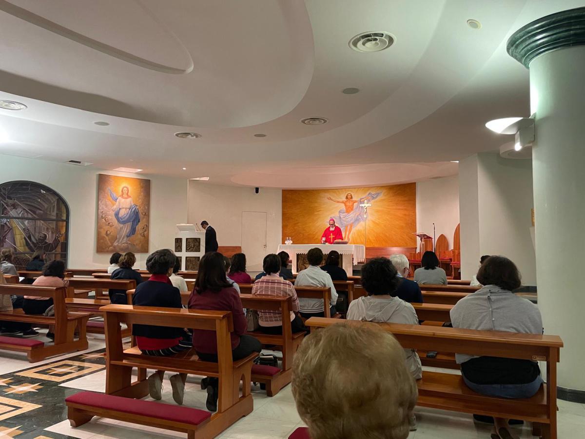 Le Serve della Sofferenza in rapporto alla Chiesa oggi Le Serve della Sofferenza in rapporto alla Chiesa oggi