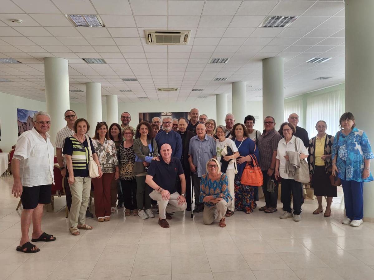 Ritiro estivo delle comunità Taranto e San Giorgio Ionico Ritiro estivo delle comunità Taranto e San Giorgio Ionico