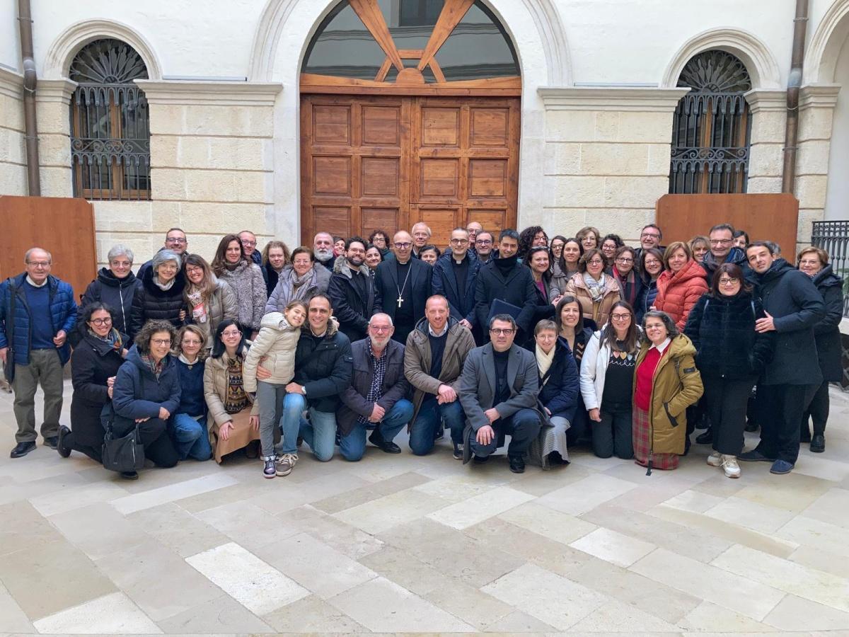 Le comunità di Ruvo e Molfetta incontrano Mons. Giuseppe Russo Le comunità di Ruvo e Molfetta incontrano Mons. Giuseppe Russo