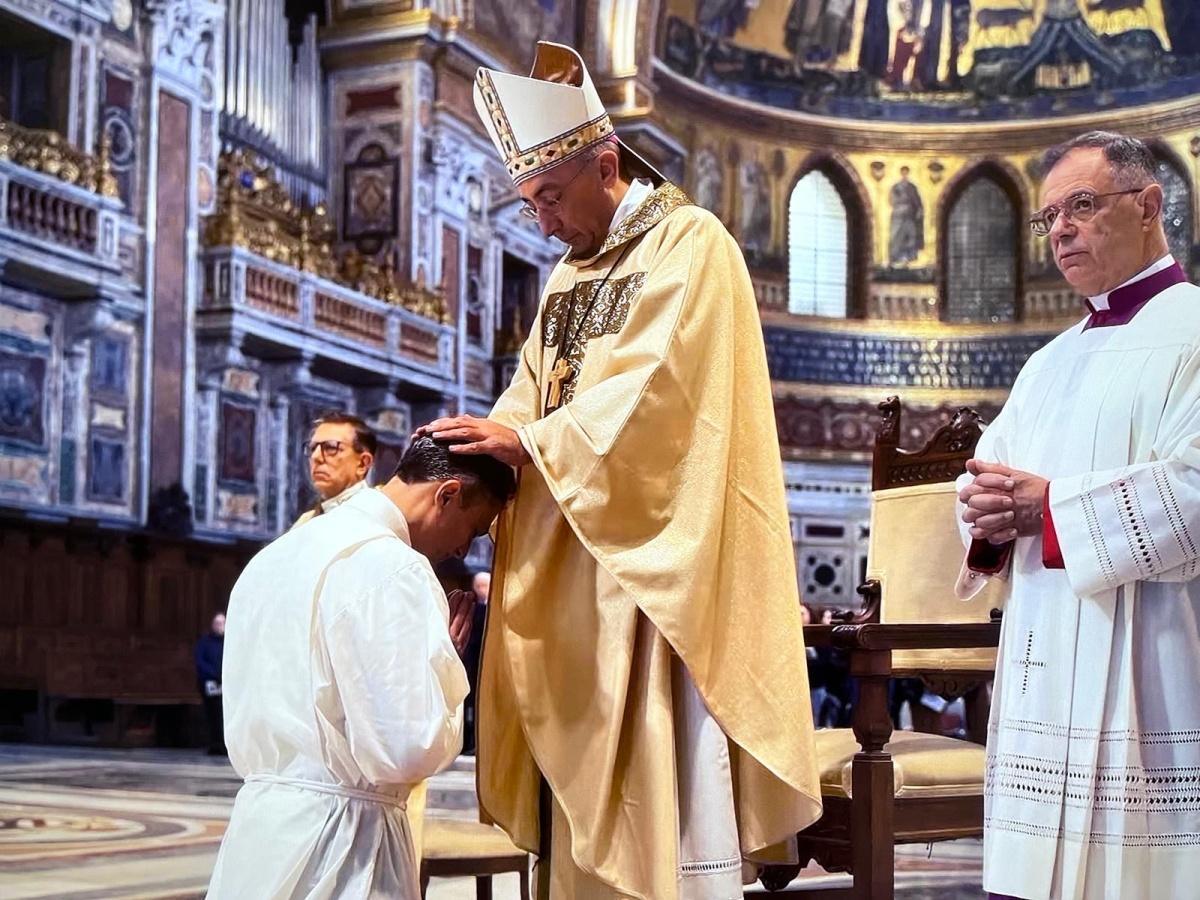 La famiglia è in festa per l'ordinazione diaconale di Teodoro Mandato