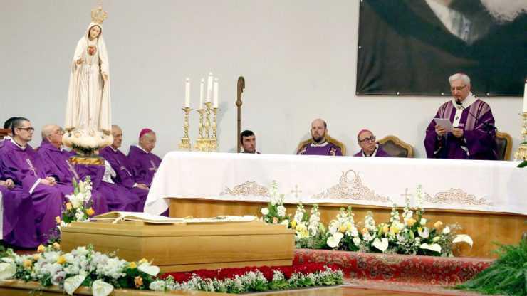 "Il seme della fede per contemplare le cose di lassù". L'omelia di Mons. Ciro Miniero per le esequie del Padre don Pierino