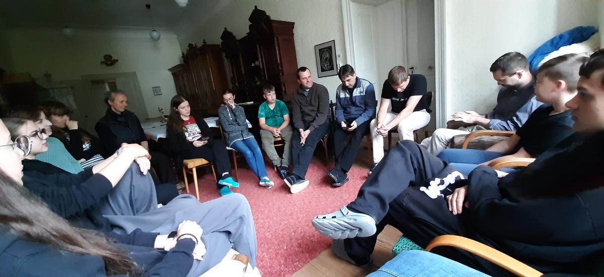 "Spegni & Trova": soggiorno di spiritualità dei giovani cechi e slovacchi "Spegni & Trova": soggiorno di spiritualità dei giovani cechi e slovacchi