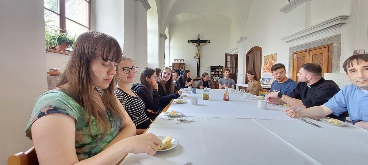 "Spegni & Trova": soggiorno di spiritualità dei giovani cechi e slovacchi "Spegni & Trova": soggiorno di spiritualità dei giovani cechi e slovacchi