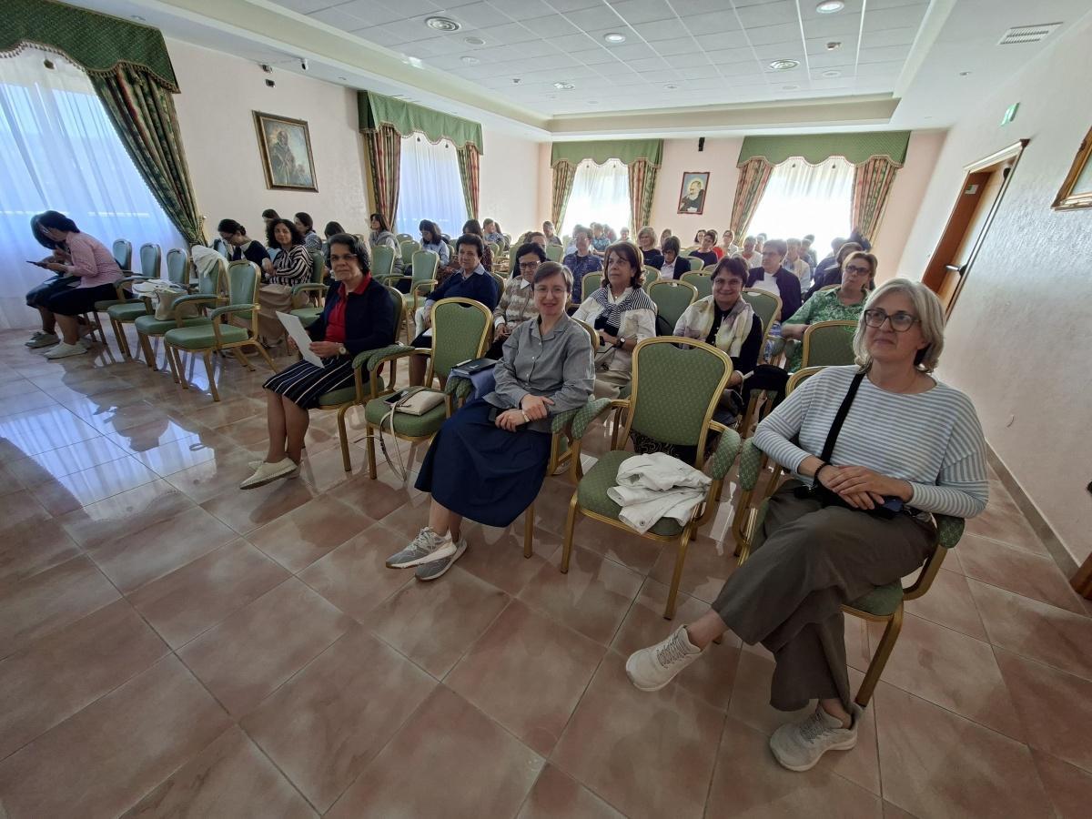"Esercizi di perseveranza: portare a compimento la vita!" Scuola di Formazione Permanente della Sezione Femminile - San Giovanni Rotondo, 29-31 maggio 2026 "Esercizi di perseveranza: portare a compimento la vita!" Scuola di Formazione Permanente della Sezione Femminile - San Giovanni Rotondo, 29-31 maggio 2026