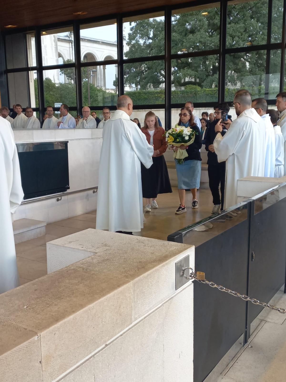 130 Servi della Sofferenza riuniti ai piedi della Madonna