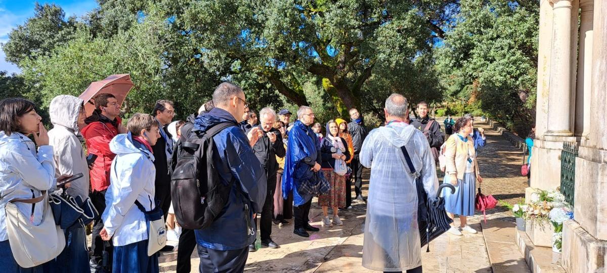 130 Servi della Sofferenza zu Füssen der Madonna von Fatima 130 Servi della Sofferenza zu Füssen der Madonna von Fatima