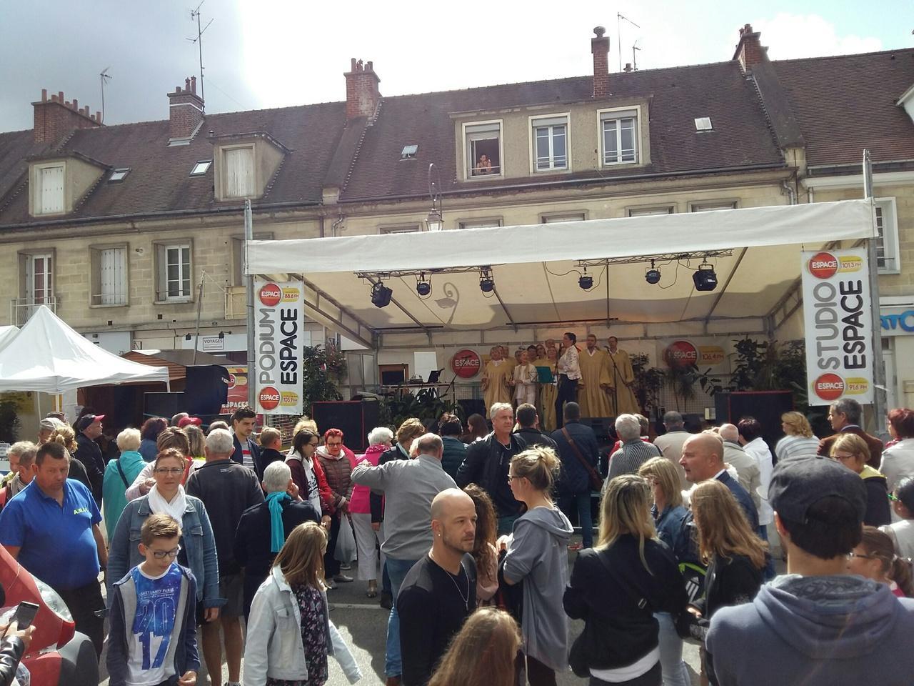 Spectacle live, Foire à Tout des Andelys, avec Espace !