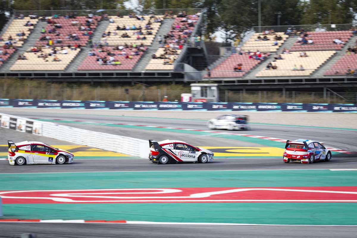 Éxito de los pilotos españoles en la prueba de casa de RX2e, con Suárez llegando a las puertas del podio