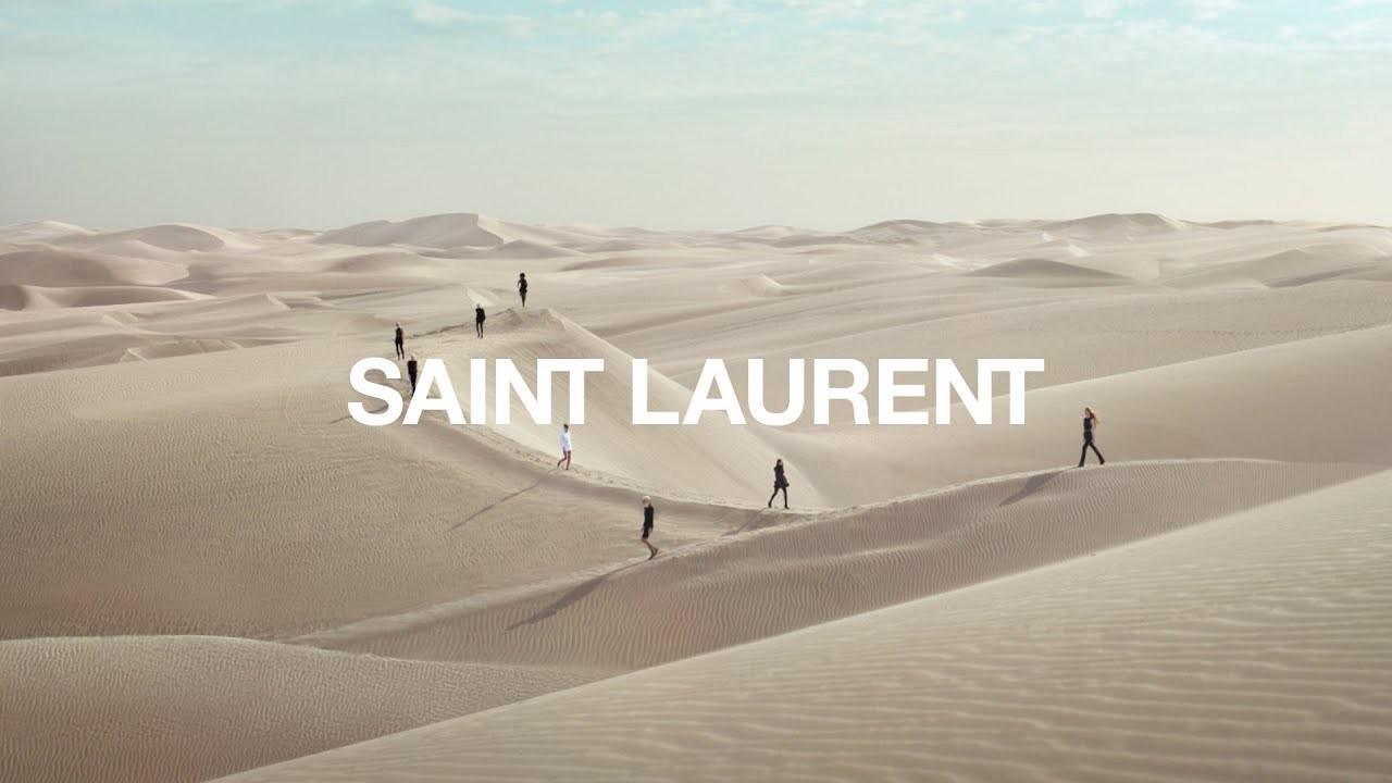 Saint Laurent : Le défilé printemps-hiver 2021 dans les dunes du Sahara marocain