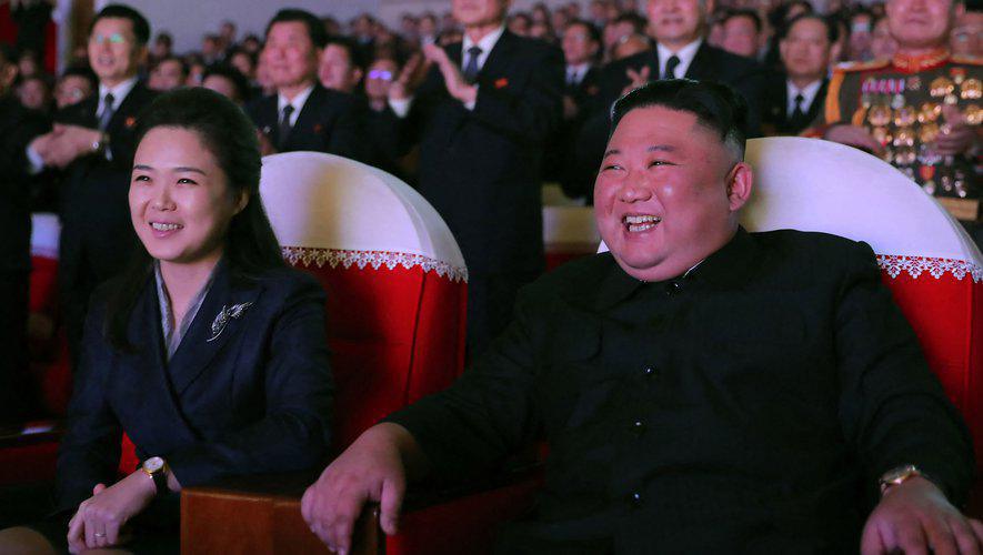La femme de Kim Jong-un, apparaît pour la première fois en un an !