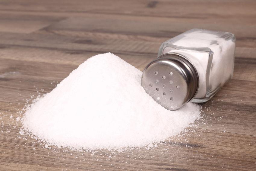 6 ingrédients pour remplacer le sel sans rendre vos plats fades !