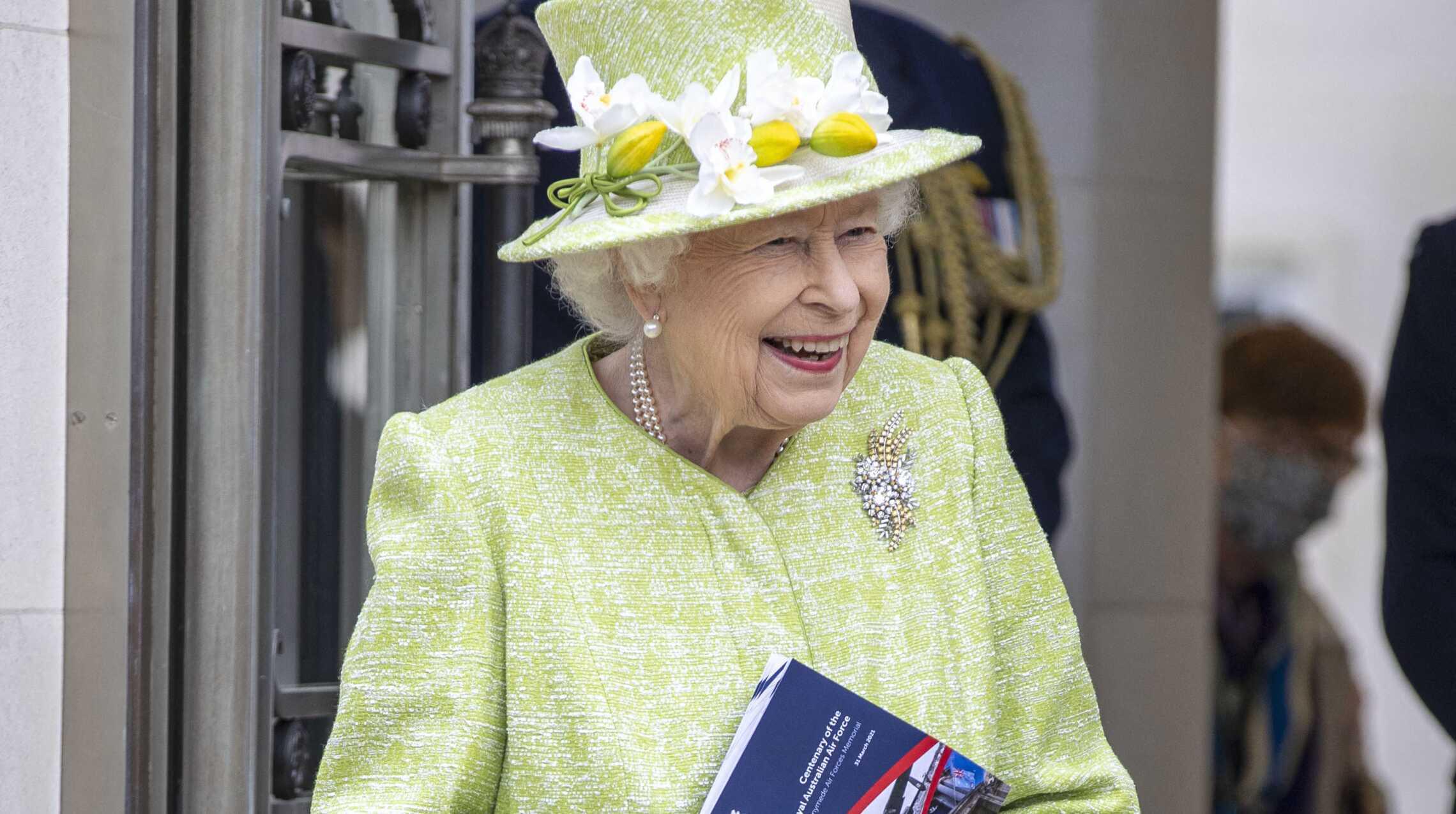Première apparition de la reine Elizabeth II après 5 mois