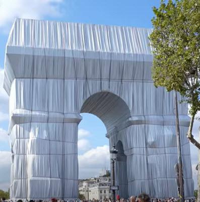 L'Arc de Triomphe a-t-il été vraiment voilé ?