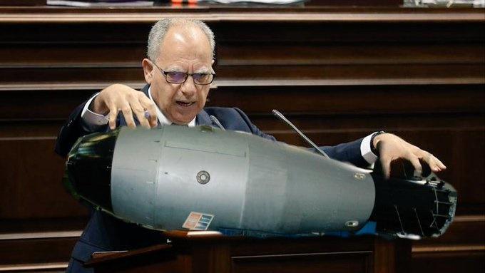 Bombarder un volcan pour le dévier ?