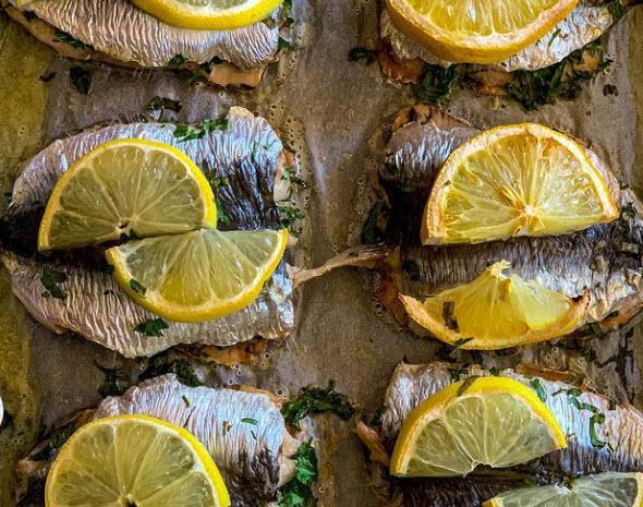 Filets de sardines persillés au four