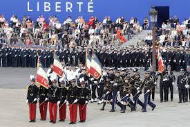 La France en 2022 : Les parrainages , garde- fous du système ..