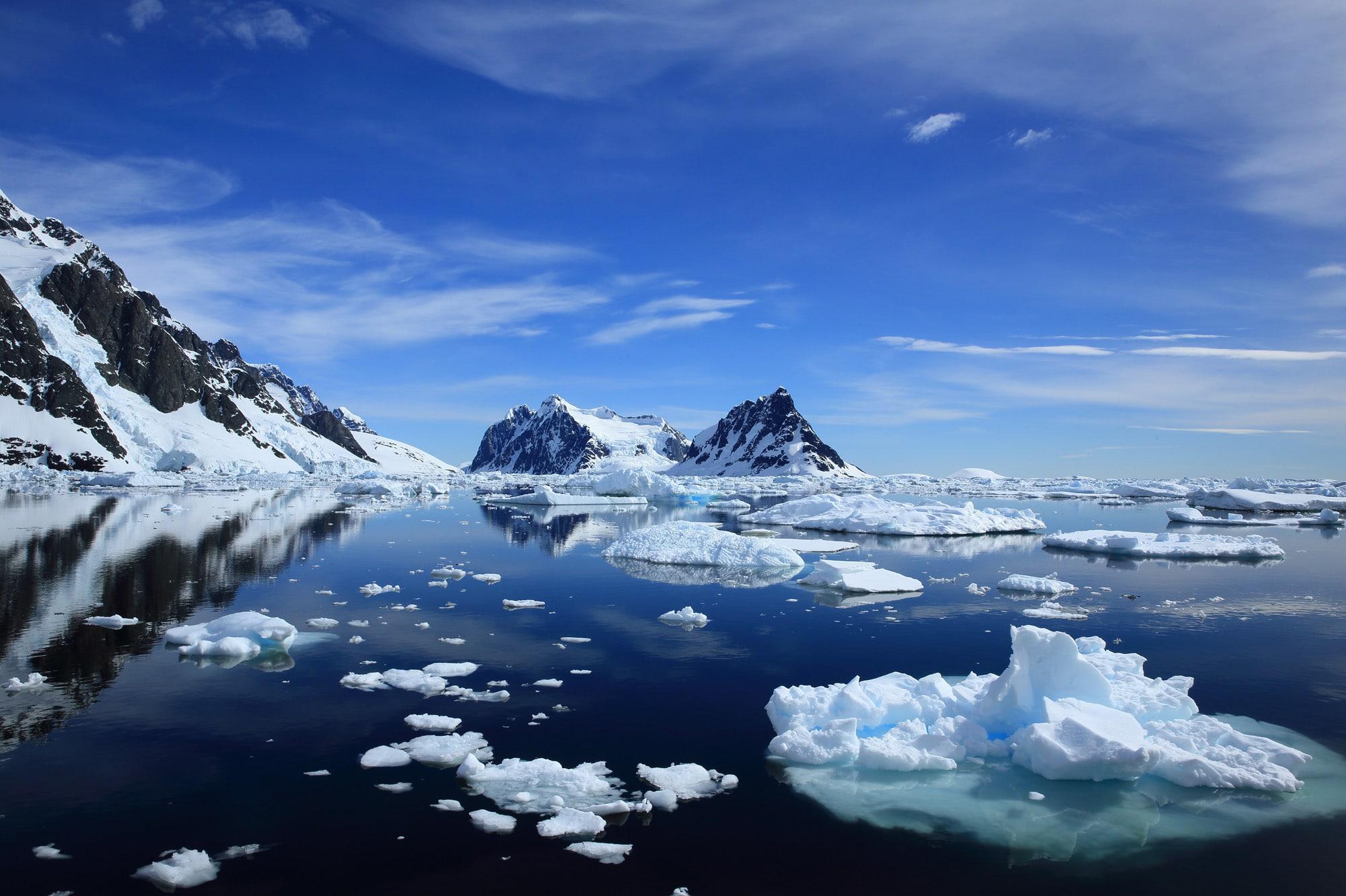 Antarctique : Découverte d'un immense "réservoir" d'eau souterrain
