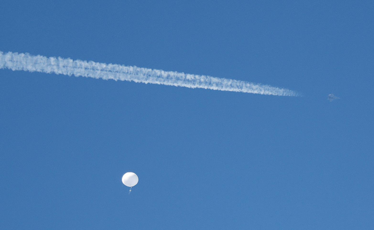 Un F22 Raptor pour abattre un simple ballon...