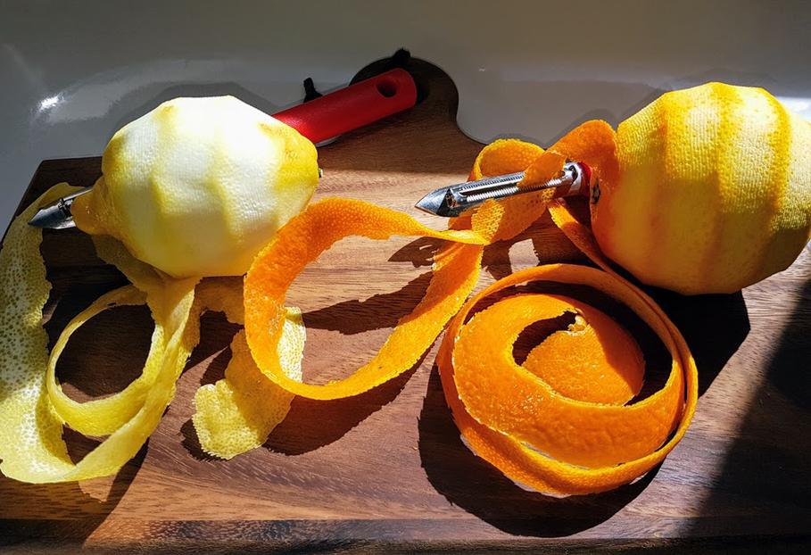 Écorces d’orange : ne les jetez plus mais recyclez-les grâce à cette astuce
