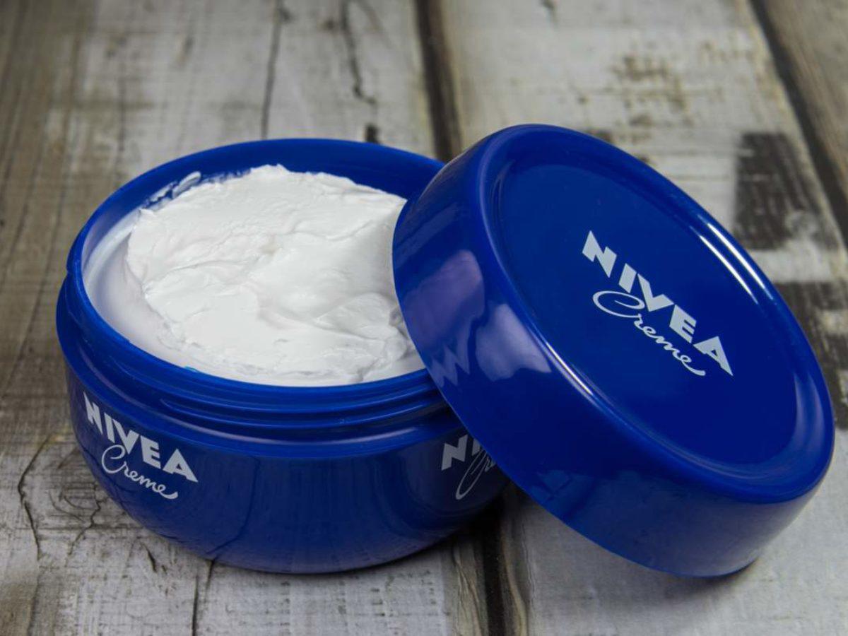 Voici comment éclaircir votre peau avec de la crème Nivea