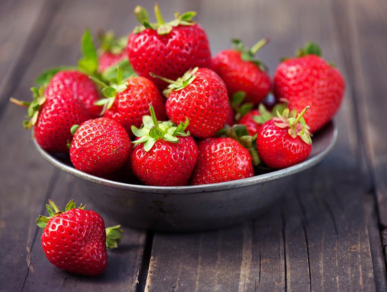 Les fraises sont pleines de pesticides : voici comment mieux les nettoyer