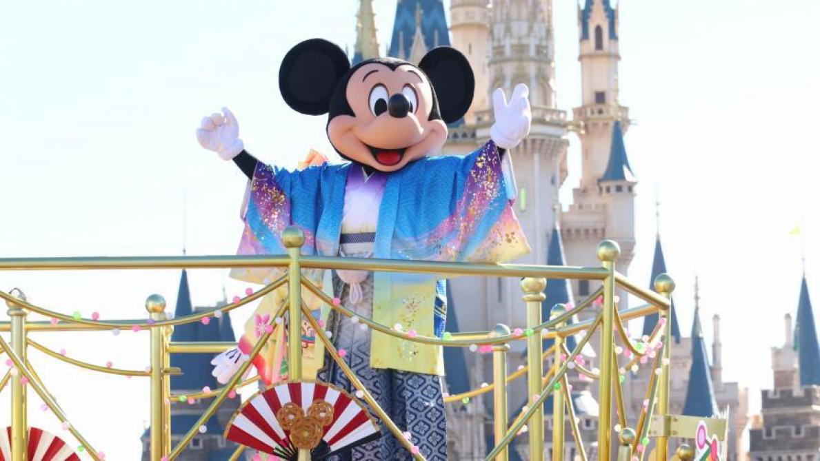 États-Unis : un dragon animé prend feu pendant un spectacle à Disneyland