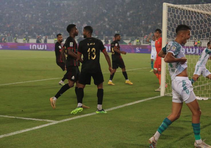 Botola Pro D1 Inwi : l'AS FAR tenue en échec par le Raja, le titre toujours indécis