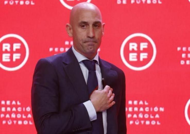 Baiser forcé : la RFEF se réunit lundi
