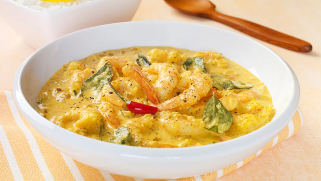 Crevettes au lait de coco et curry