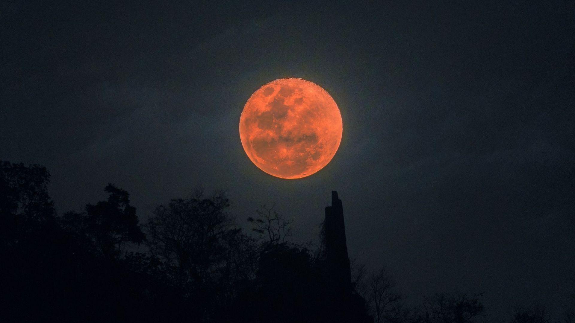Lune de sang : un phénomène mystérieux en plein week-end d'Halloween