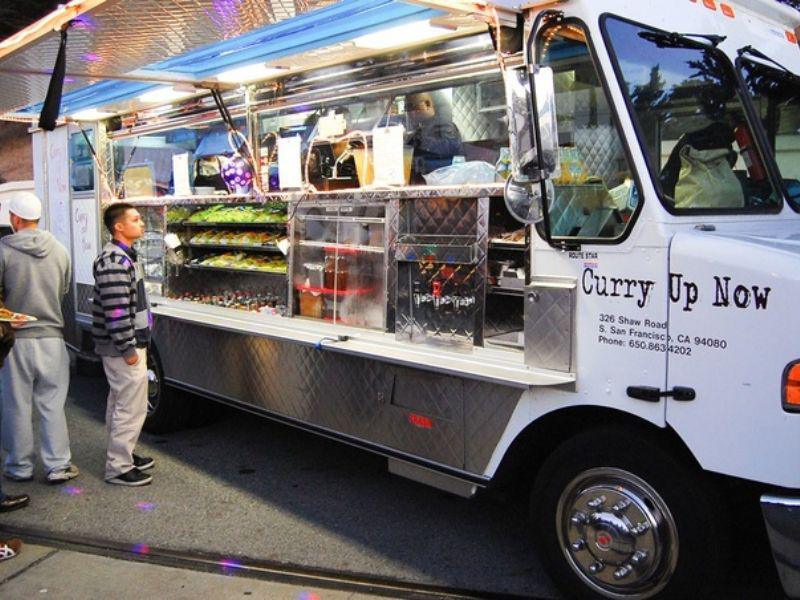 L'arrivée des food trucks à Casablanca : une révolution qui indispose les cafetiers de la ville