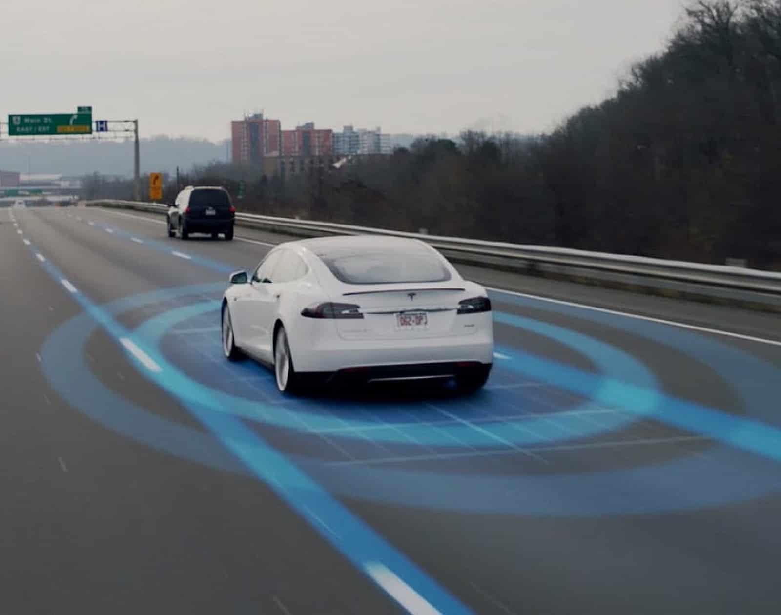 Choc Autopilot - Tesla : Des millions de véhicules aappelés pour reprogrammation !