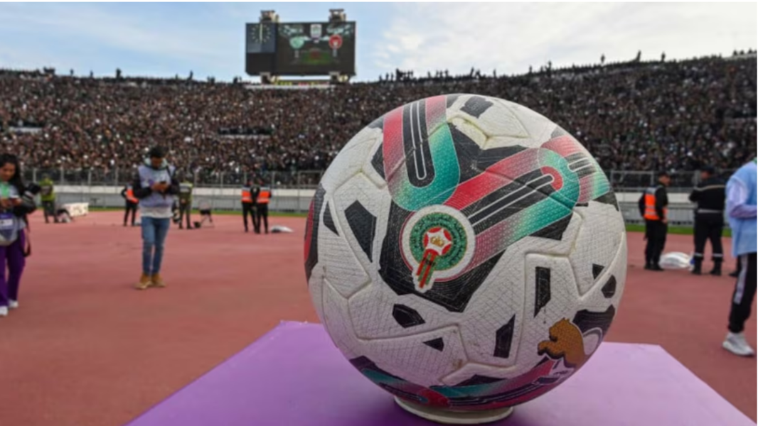Botola Pro D1 Inwi : un calendrier riche en duels décisifs et un classico reporté
