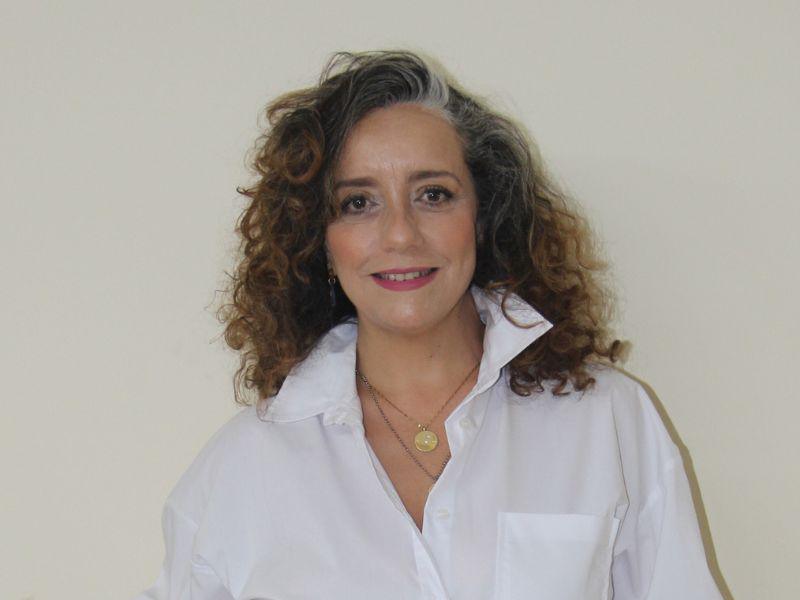 Entretien avec Sophia El Khensae Bentamy : Déconstruire le « Fear-Based Selling » dans les métiers d’accompagnement
